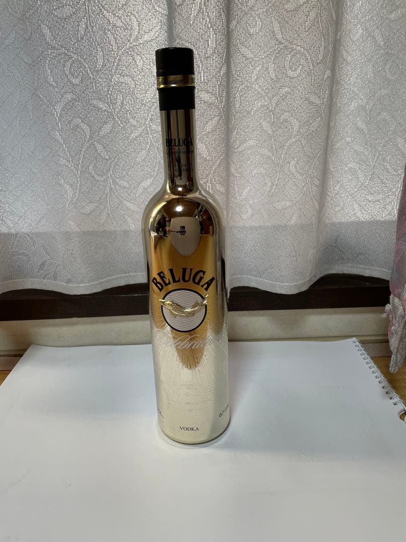 Beluga ウォッカ 0.7L メタリックボトル