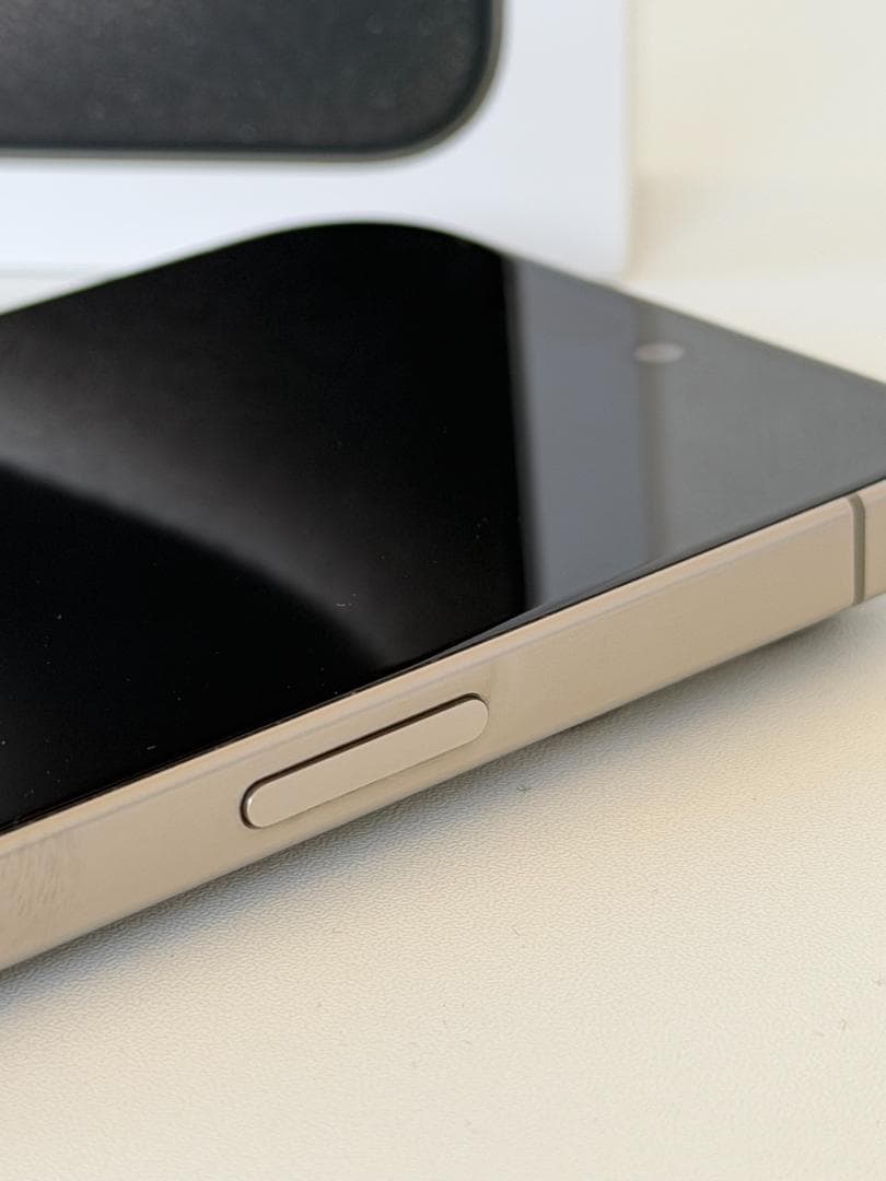 iPhone 15 Pro ナチュラルチタニウム SIMフリー 美品 箱あり