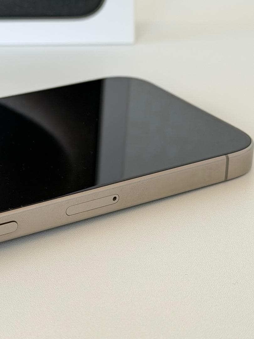 iPhone 15 Pro ナチュラルチタニウム SIMフリー 美品 箱あり