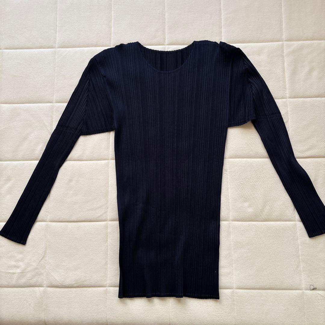 ISSEY MIYAKE プリーツ長袖トップス 3サイズ ネイビー