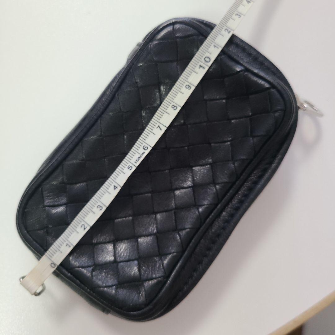 BOTTEGA VENETA イントレチャート ブラック レザー キーケース