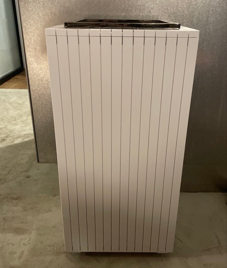 ZitA SQUARE 45L／ホワイト(自動開閉ごみ箱）