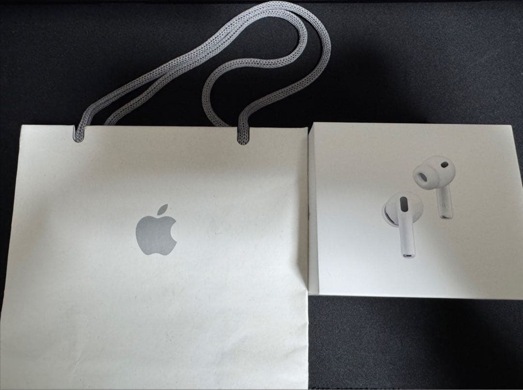 極美品　AirPods Pro3