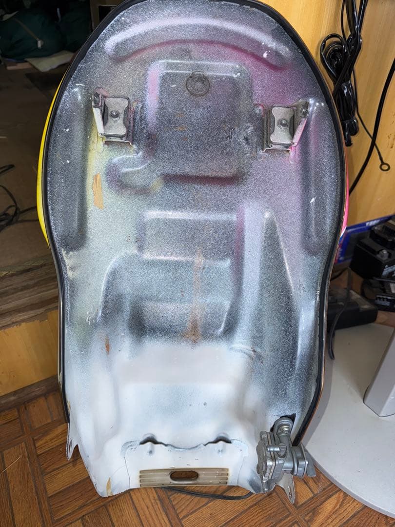 RZ250R 1XG純正 タンク　サビあり タンクキャップ、鍵付