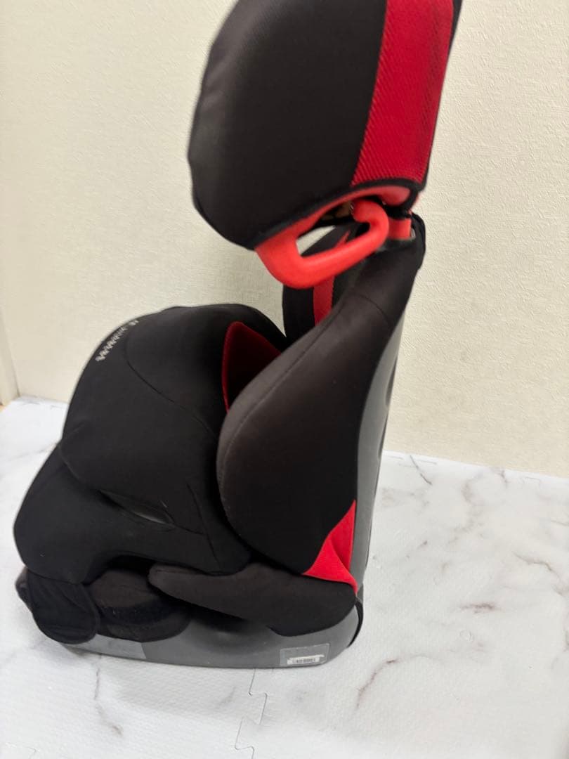 エールベベ・サラット　3ステップクワトロST ジュニアシート　インパクトシールド