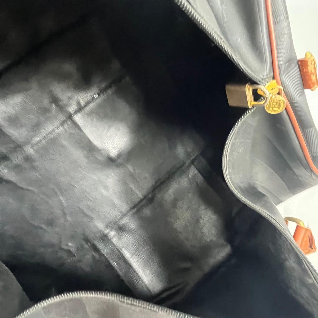 FENDI 　フェンデイ　ボストンバッグ 大容量 ブラック・ブラウン