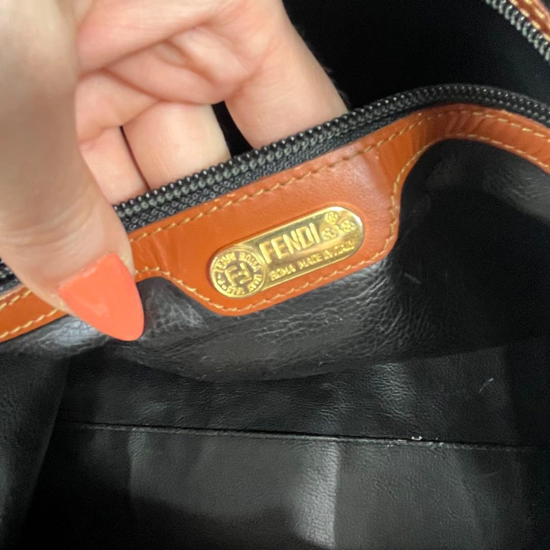 FENDI 　フェンデイ　ボストンバッグ 大容量 ブラック・ブラウン