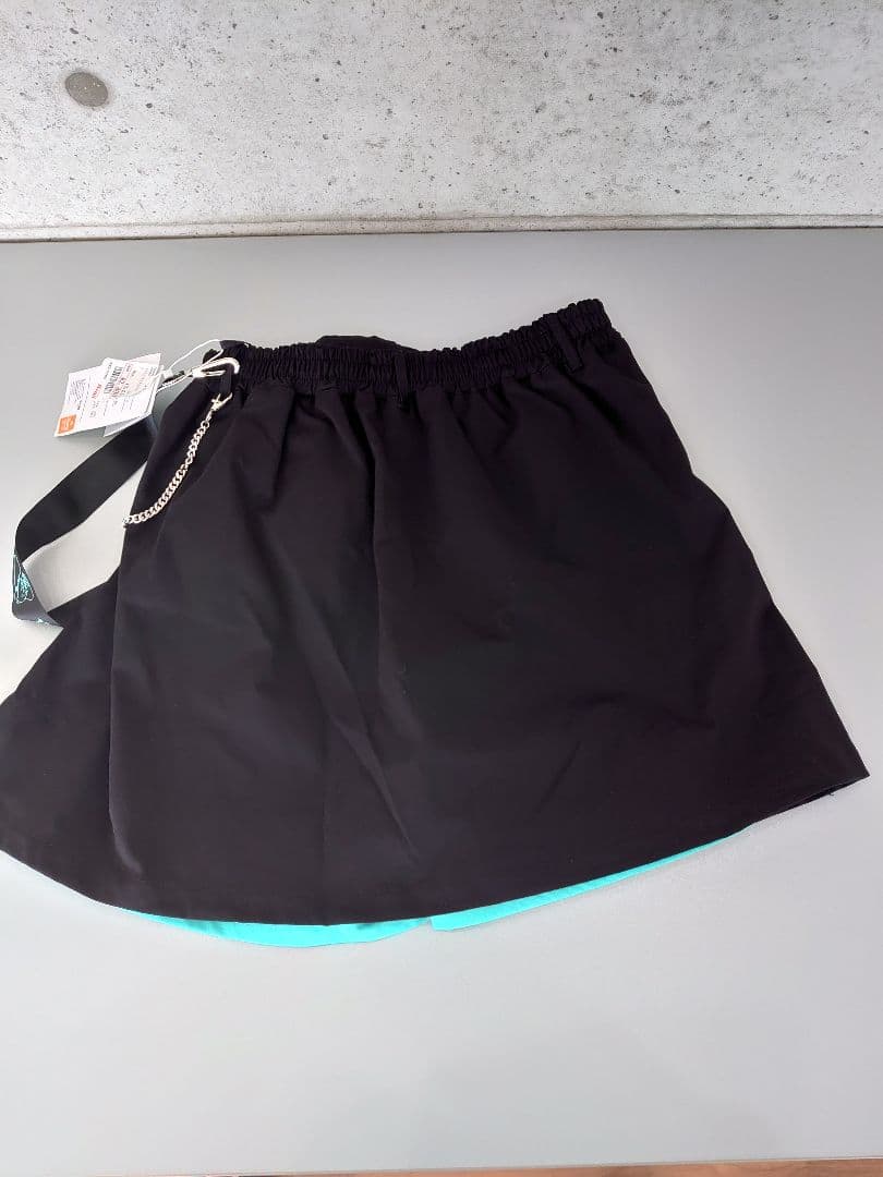 M 初音ミク×シナモロール スカパン 黒/ターコイズ 01