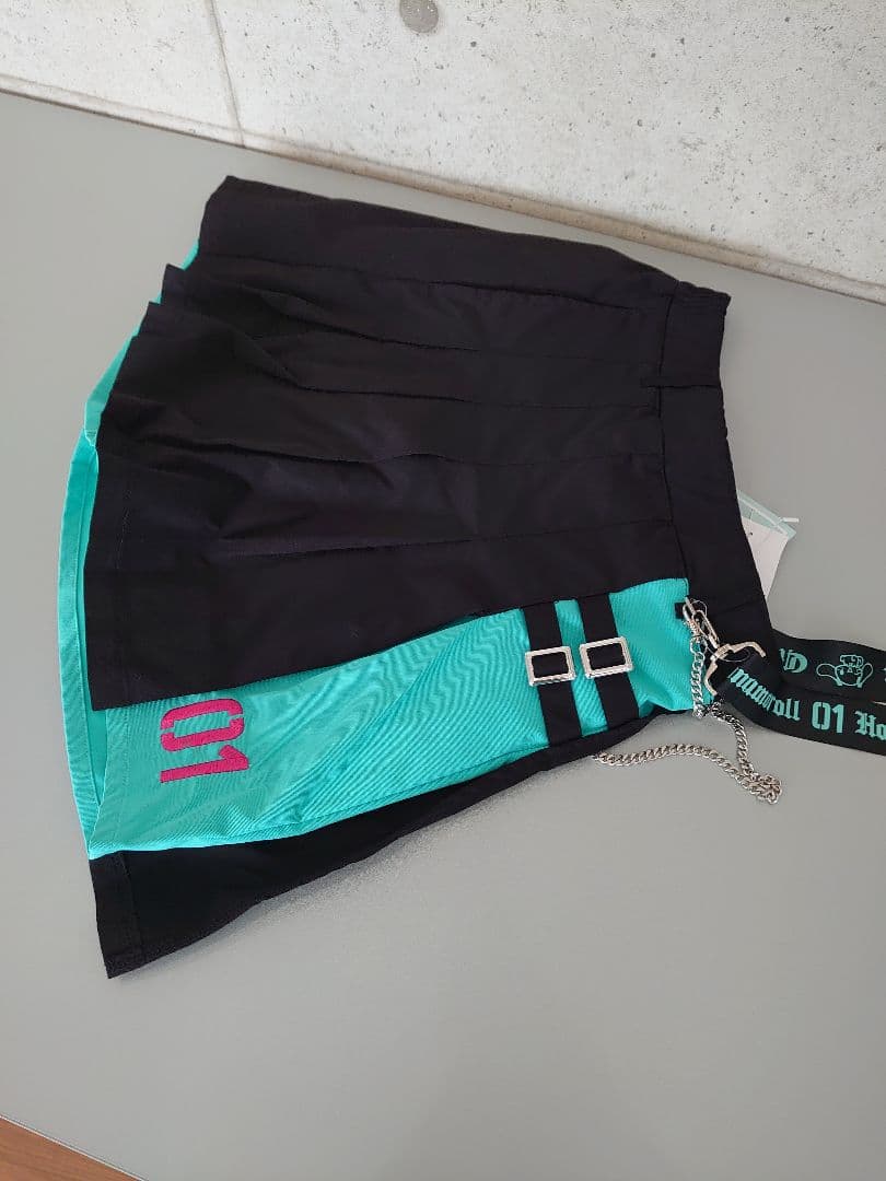 M 初音ミク×シナモロール スカパン 黒/ターコイズ 01