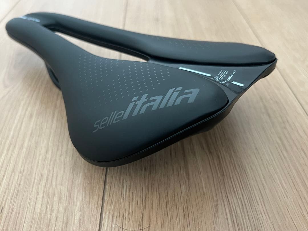Selle Italia NOVUS BOOST EVO TM スーパーフロー