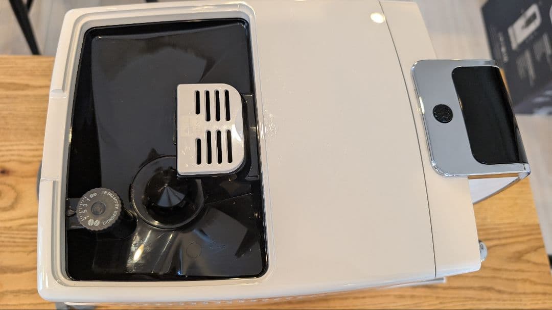 DeLonghi ディナミカ コンパクト全自動コーヒーマシン