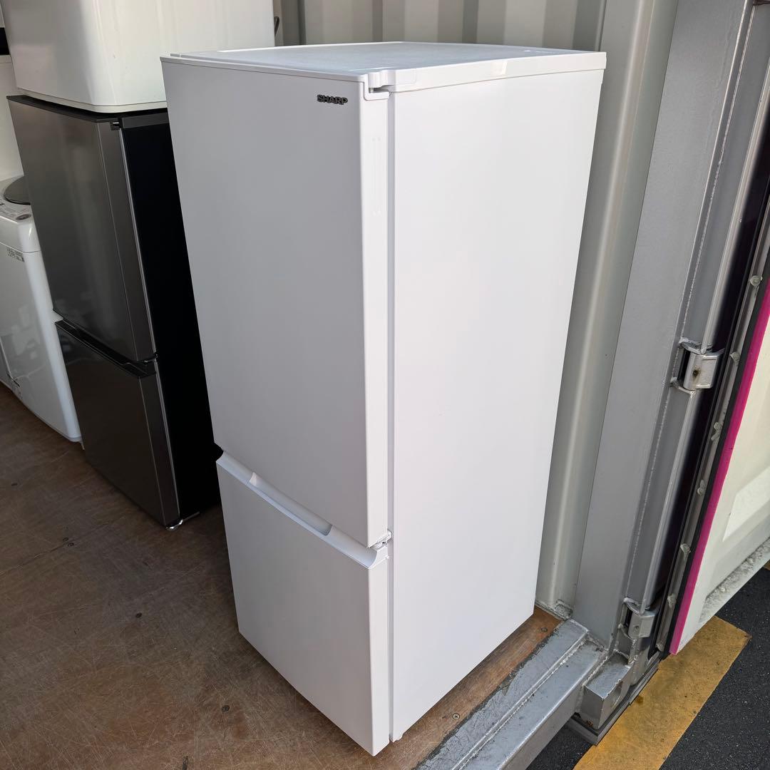 C7323★2022年製美品★シャープ　冷蔵庫　マットホワイト　右.左開き　大型