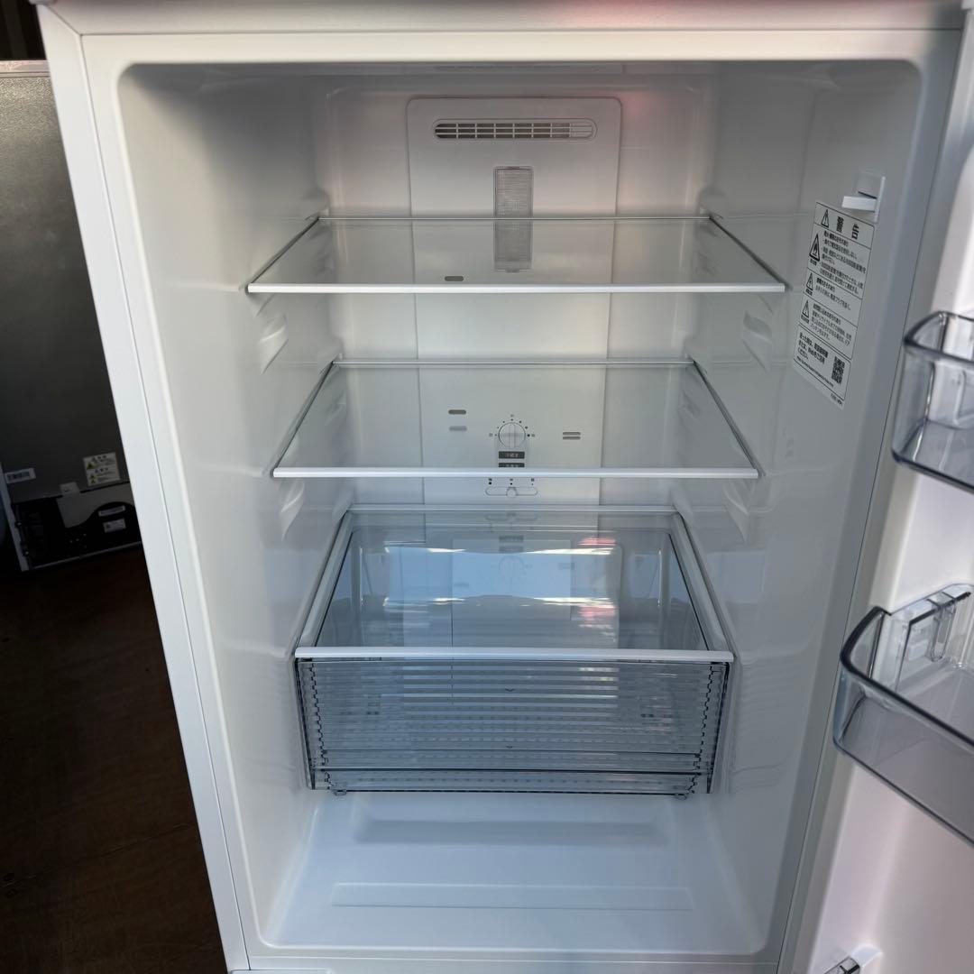C7323★2022年製美品★シャープ　冷蔵庫　マットホワイト　右.左開き　大型