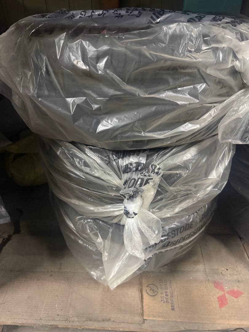 \"ほぼ新品\"カローラスポーツ純正ホイールタイヤ4本