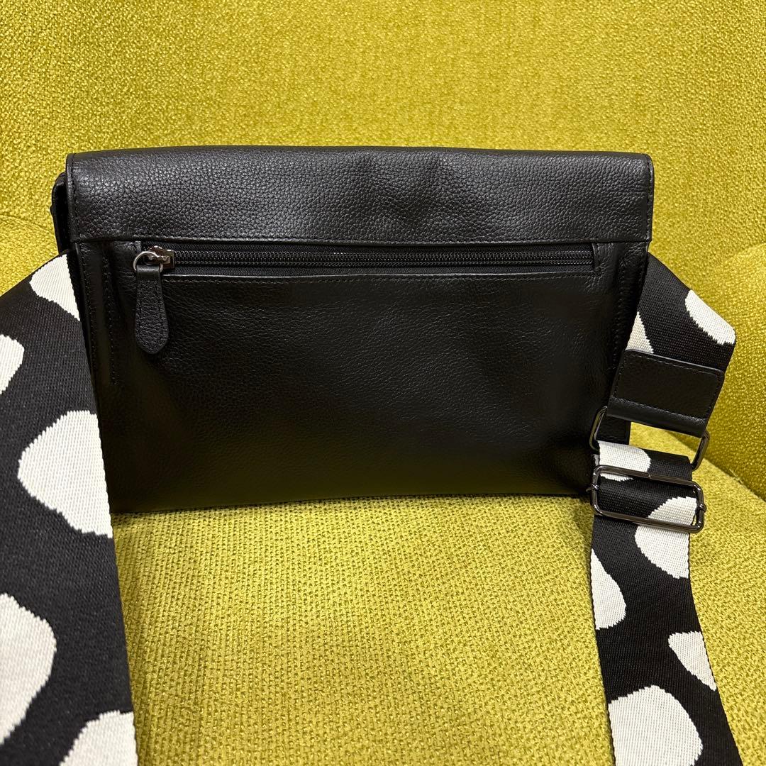 ear papillonnerのボディバッグ美品