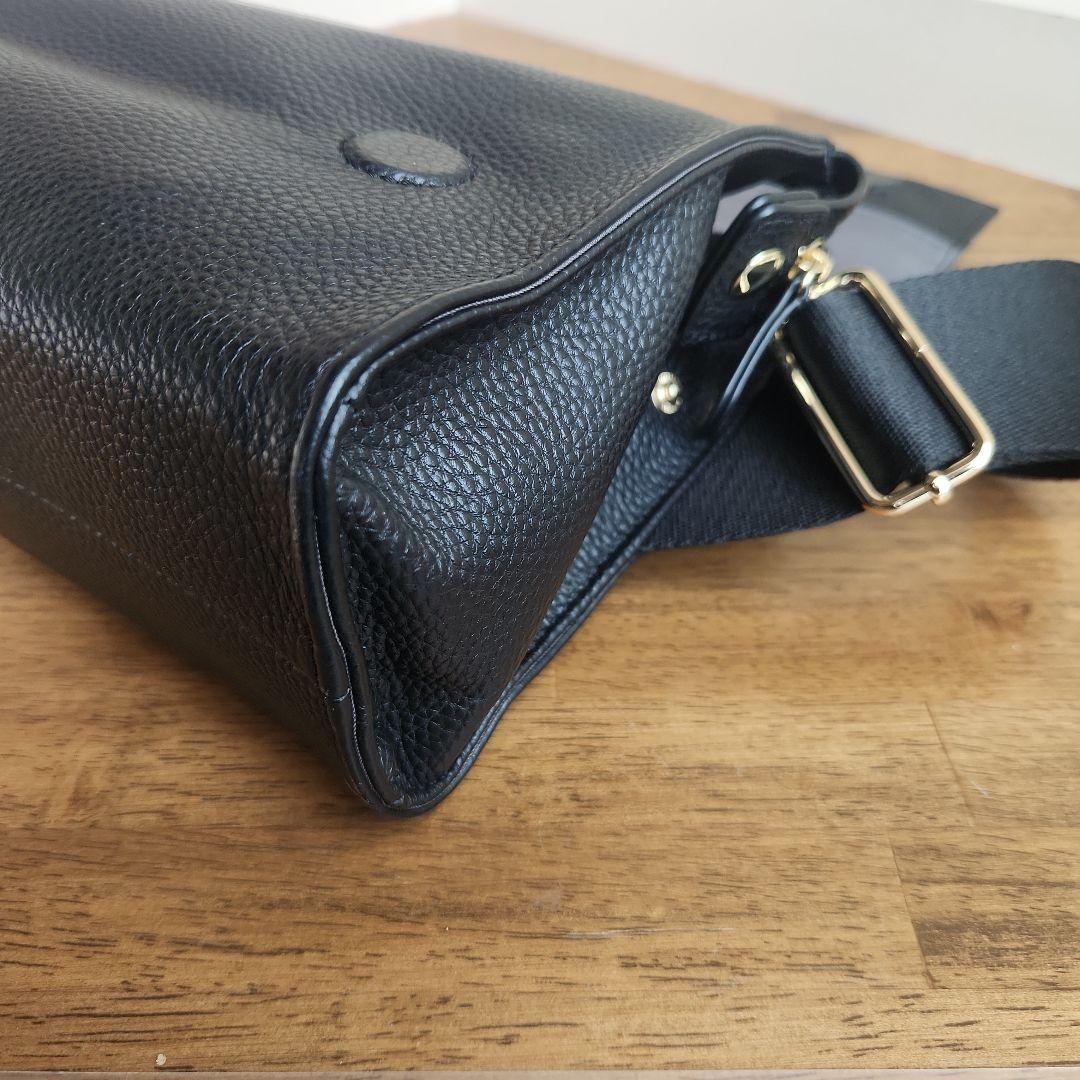 【美品】イアパピヨネ　ワイドテープショルダーバッグ