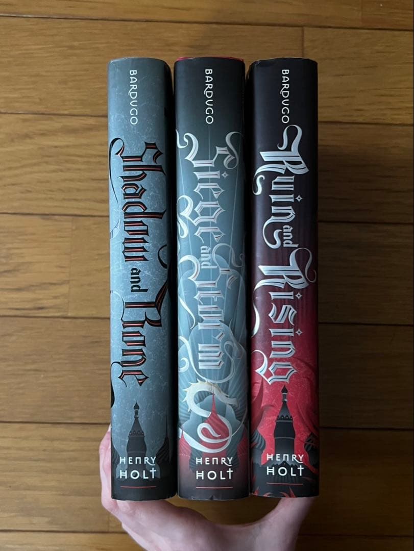 洋書 Shadow and Bone trilogy Leigh Bardugo