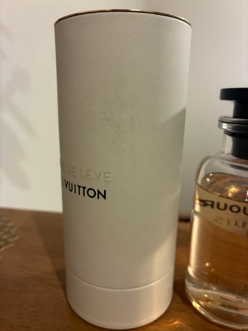 LE JOUR SE LÈVE Louis Vuitton香水ルジュールスレーブ