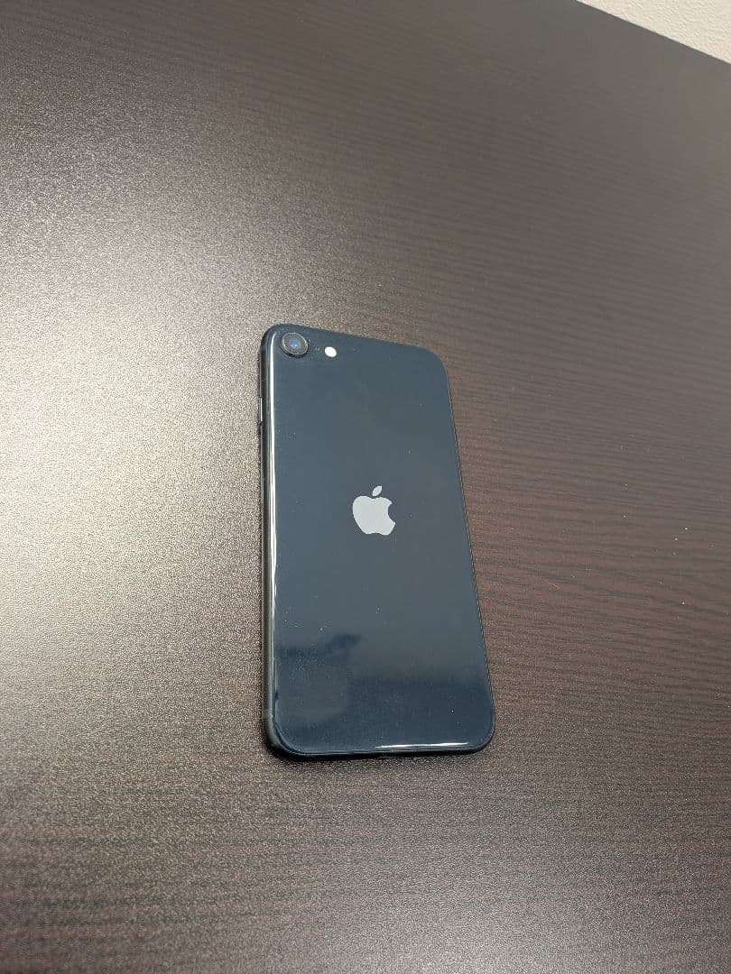 Apple iPhone SE (第3世代) ブラック　64GB
