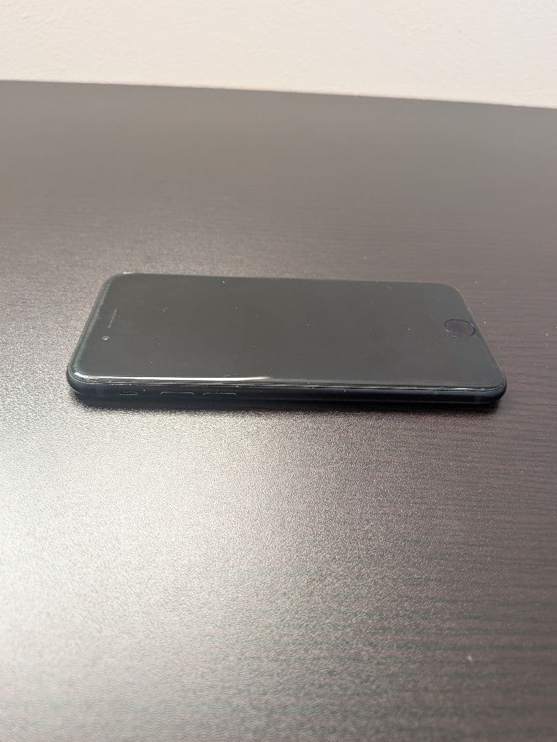 Apple iPhone SE (第3世代) ブラック　64GB