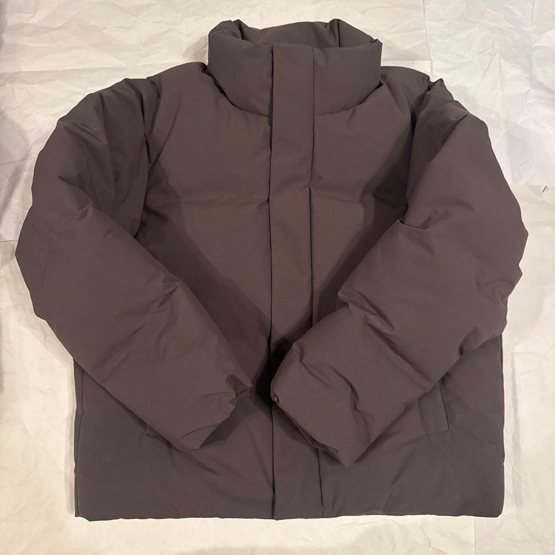 ユニクロ 新品未使用タグ付き シームレスダウンジャケット(ダークブラウン/M)