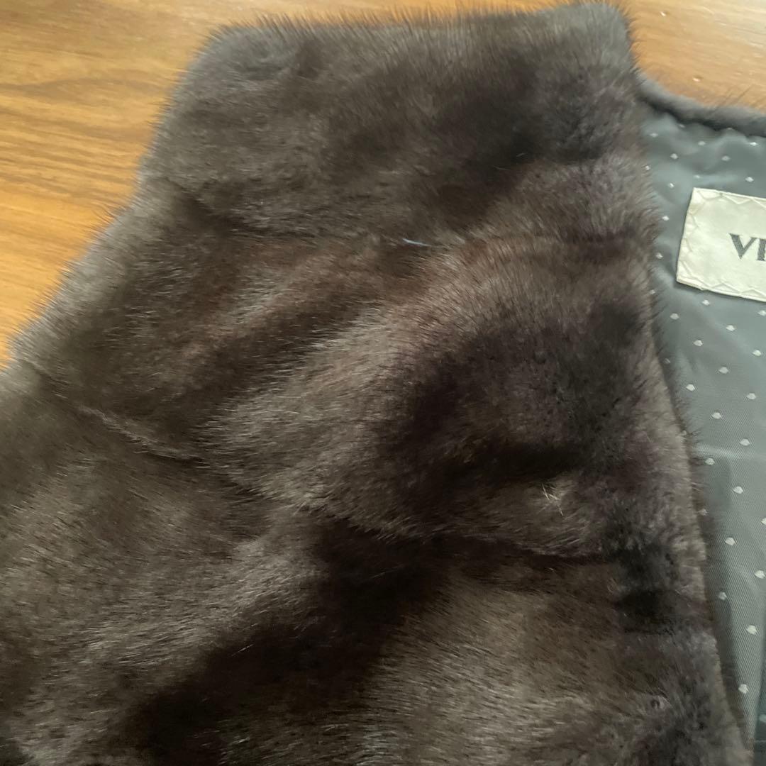 VIOLETA ダークブラウン ファーベスト