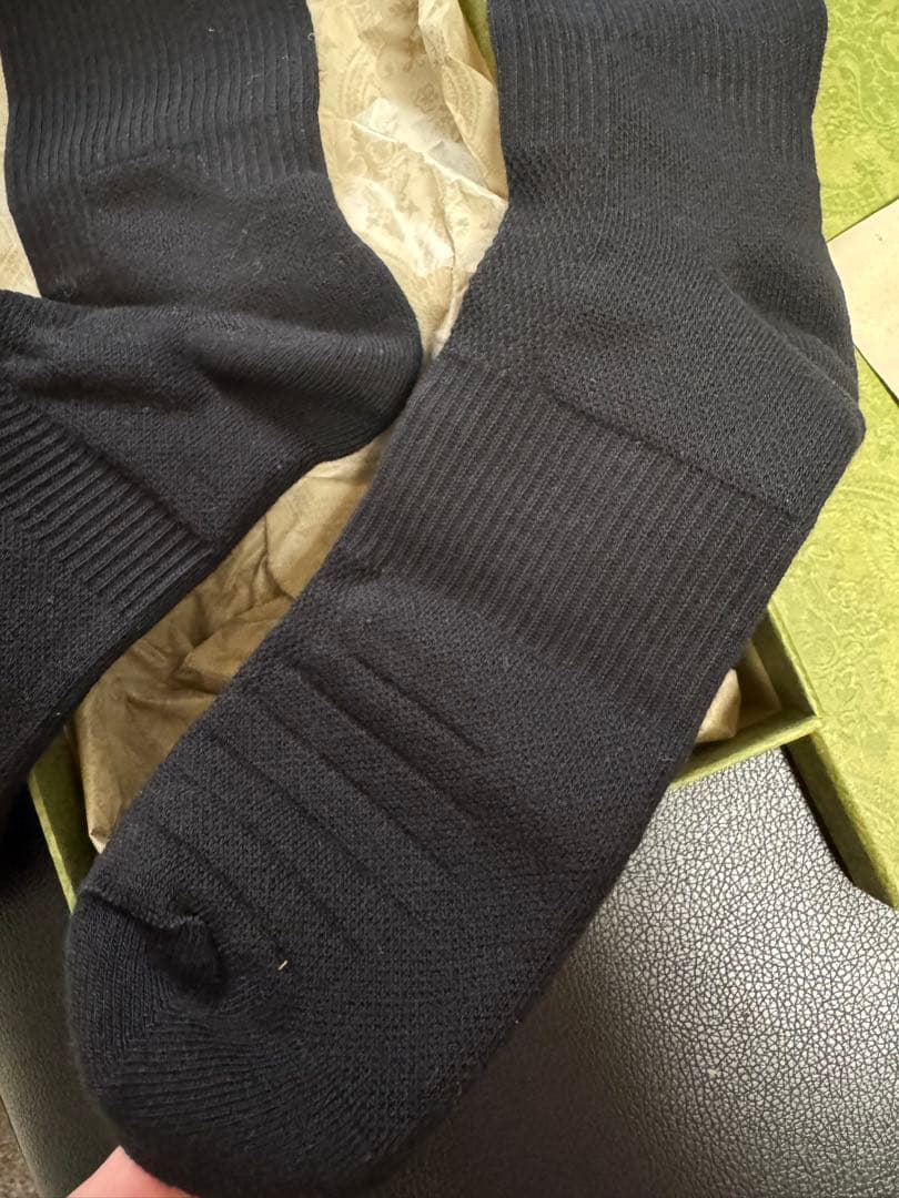 GUCCI ブラックソックス GGロゴ刺繍　Mサイズ