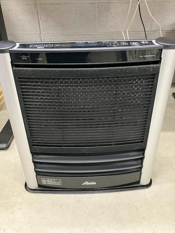 アラジン　石油ファンヒーター　AJ-F45A　２０１１年製　タンク容量７リットル