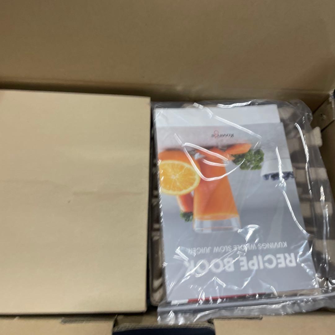 未使用　クビンス　ホールスロージューサー　EVO-820