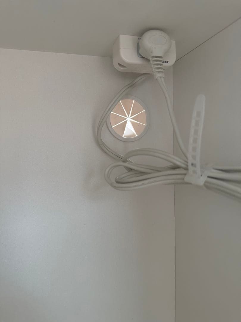 ニトリ　キッチンカウンター　120センチ幅食器棚