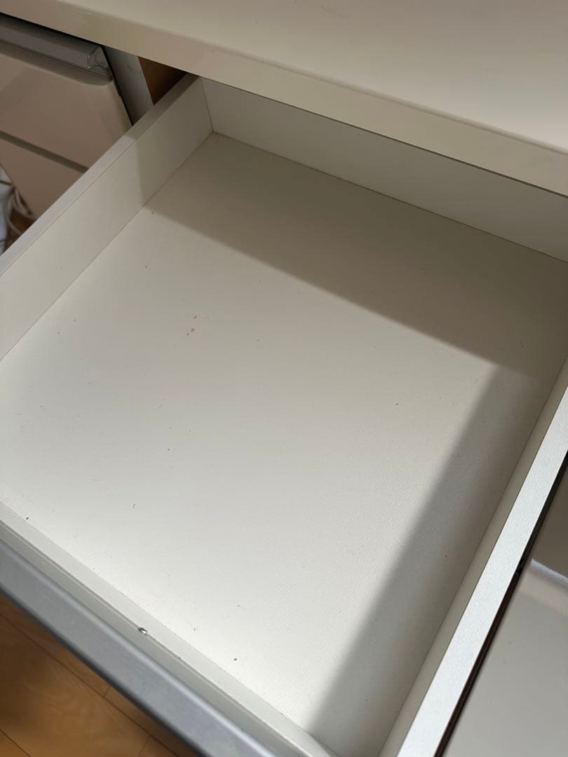 ニトリ　キッチンカウンター　120センチ幅食器棚