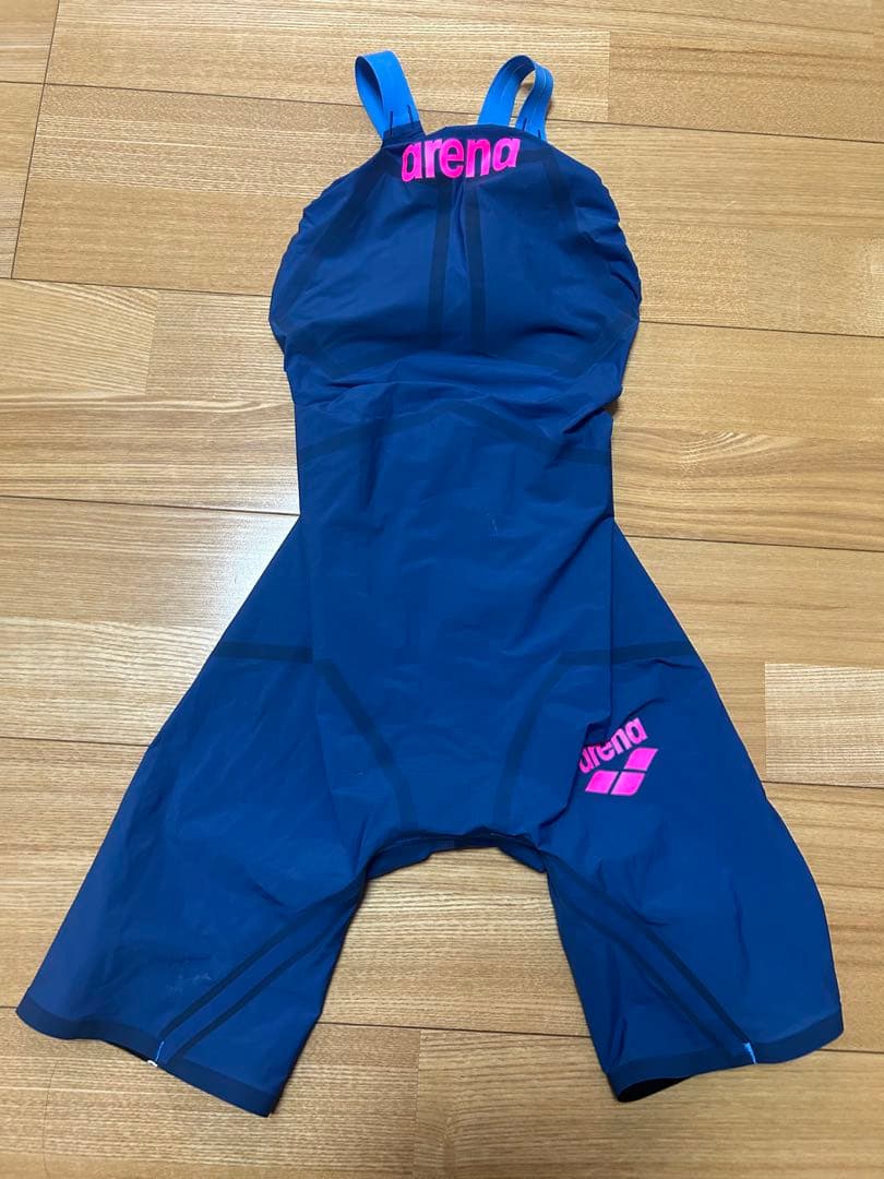 arena 高速水着