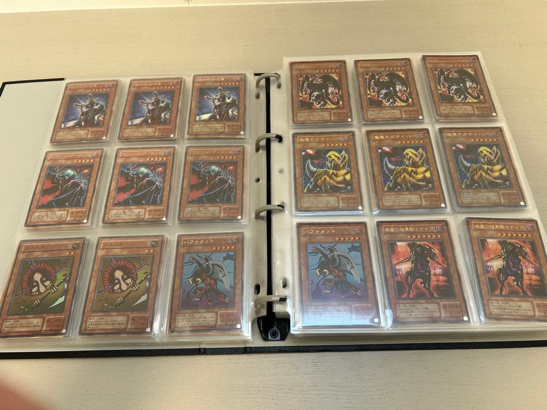 遊戯王　カードファイルごと　引退品