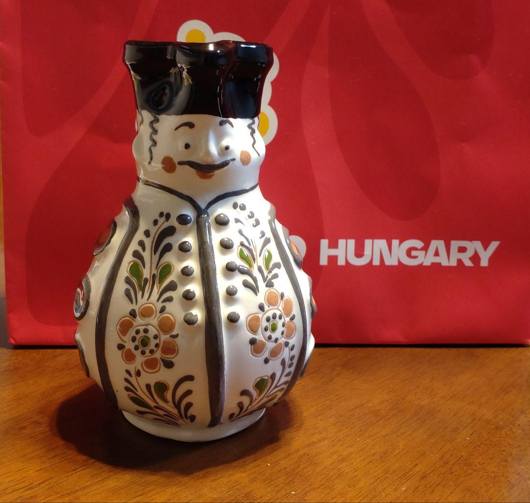 大阪関西万博 ハンガリーパビリオン ミシュカワイン差し