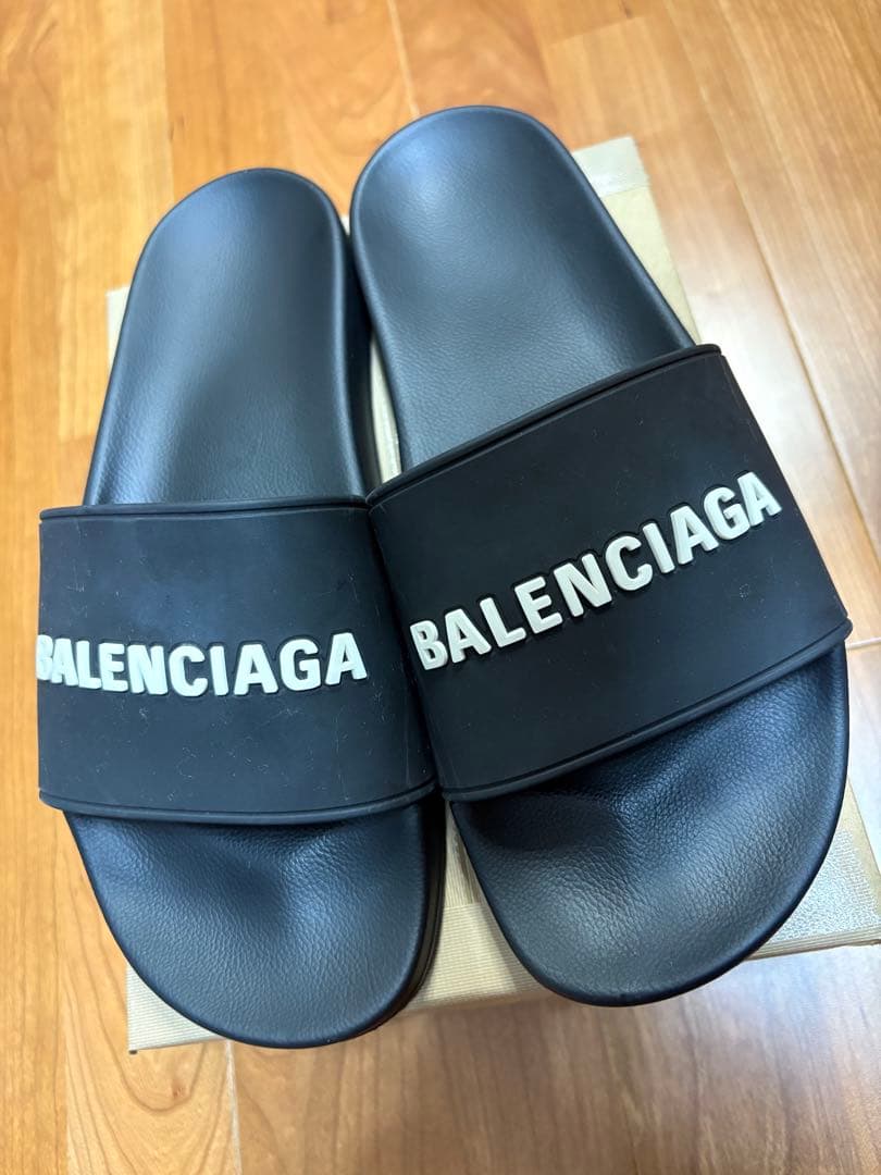 ほぼ新品(綺麗です)BALENCIAGA ブラック サンダル