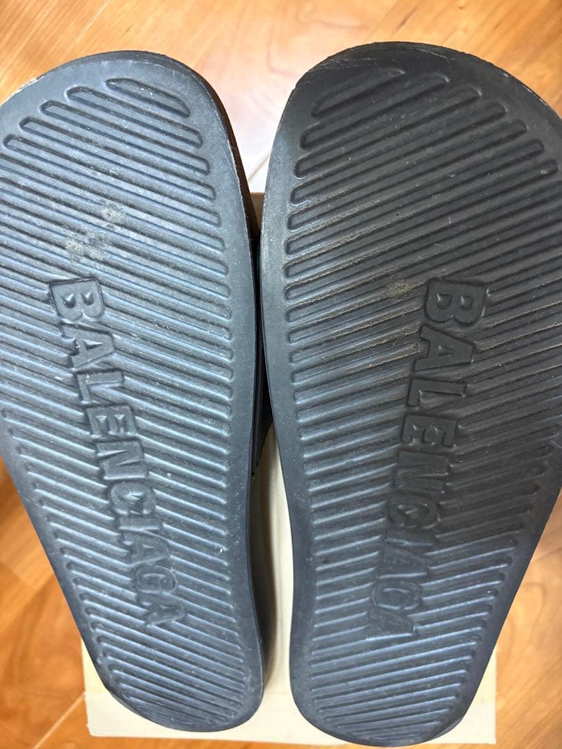 ほぼ新品(綺麗です)BALENCIAGA ブラック サンダル