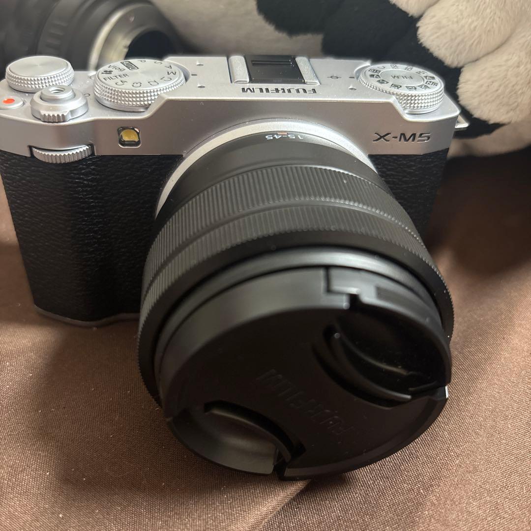 Fujifilm X-M5 ミラーレス一眼 15-45mmレンズ付き