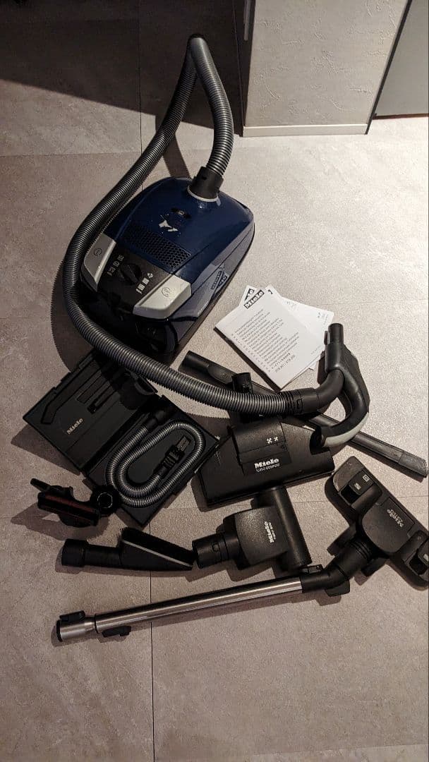 ベジシラ。Miele Compact C2 PowerLine 掃除機