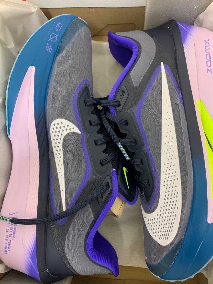 【未使用品】NIKEズームフライ6 27.5cm