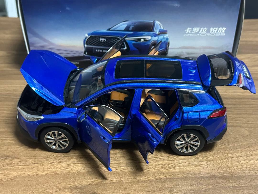 1/18 トヨタ カローラクロス