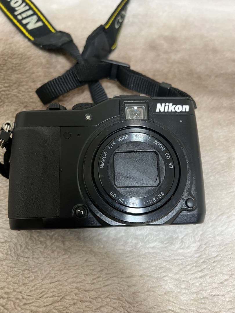 Nikon coolpix P7000 コンパクトデジタルカメラ