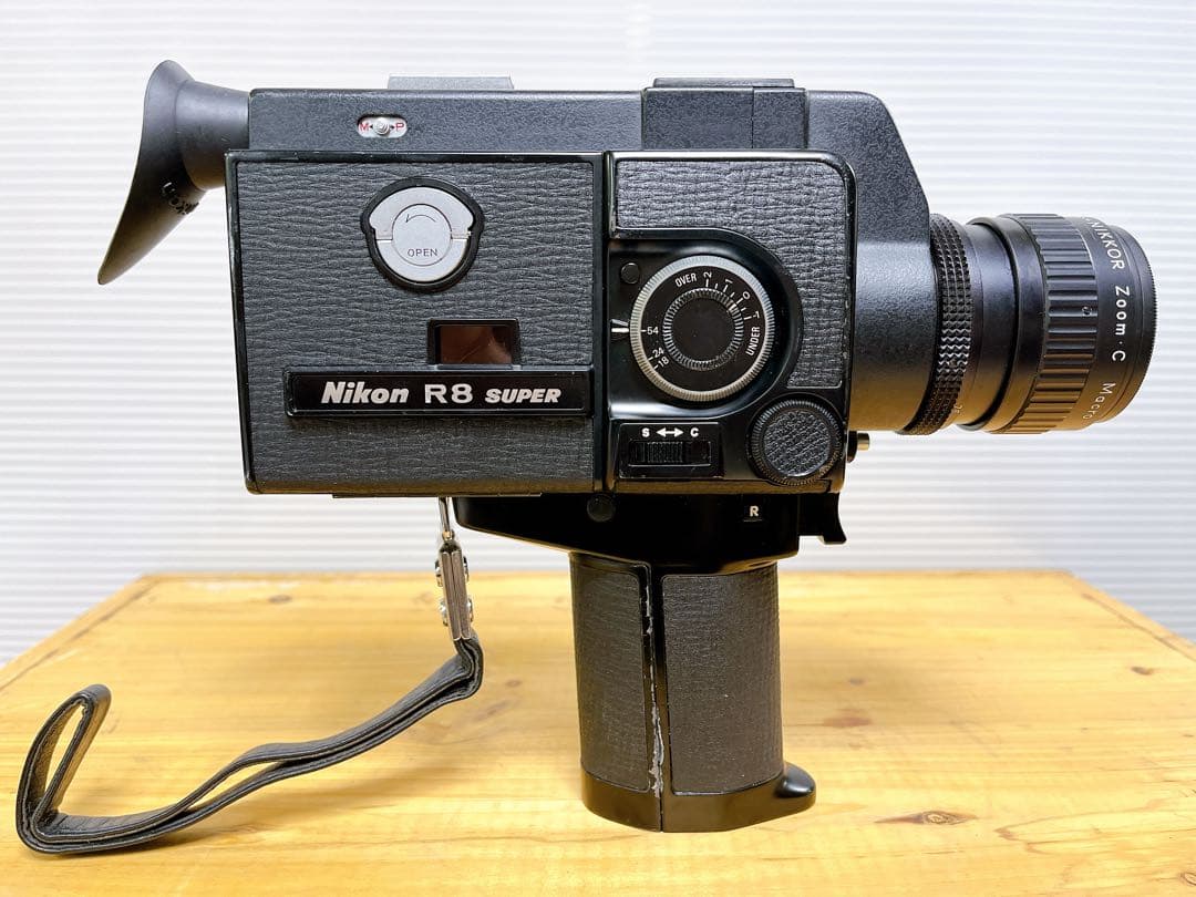 Nikon R8 SUPER 8ミリカメラ 通電確認済
