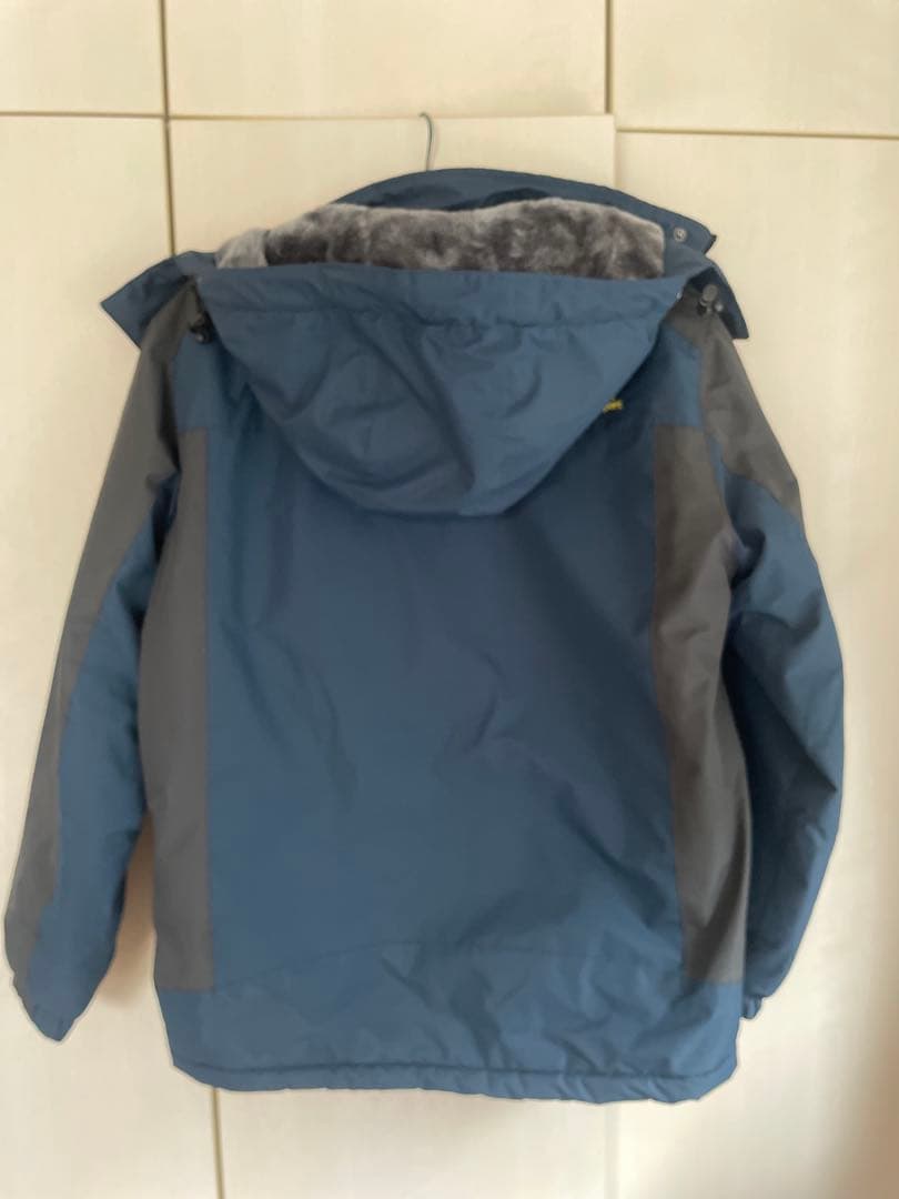 スキーウェア上下にグローブとゴーグル