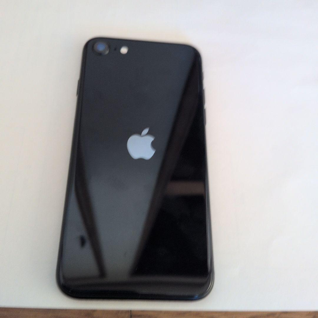 Apple iPhone SE (第3世代) ブラック 本体　64GB