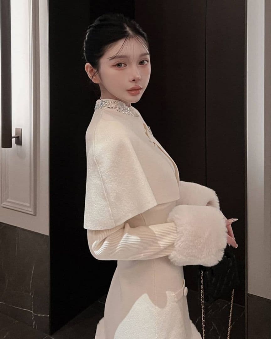 ダーリッチ フリーサイズ ビジューケープニットミニワンピース 【F】白