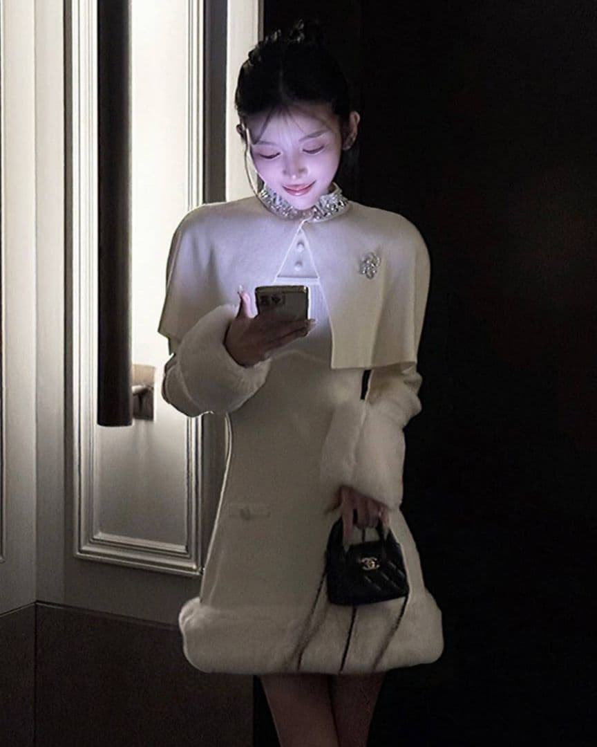 ダーリッチ フリーサイズ ビジューケープニットミニワンピース 【F】白