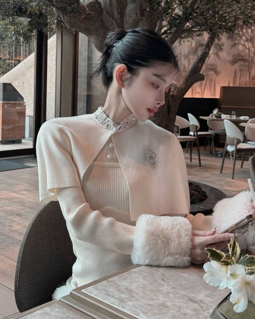 ダーリッチ フリーサイズ ビジューケープニットミニワンピース 【F】白