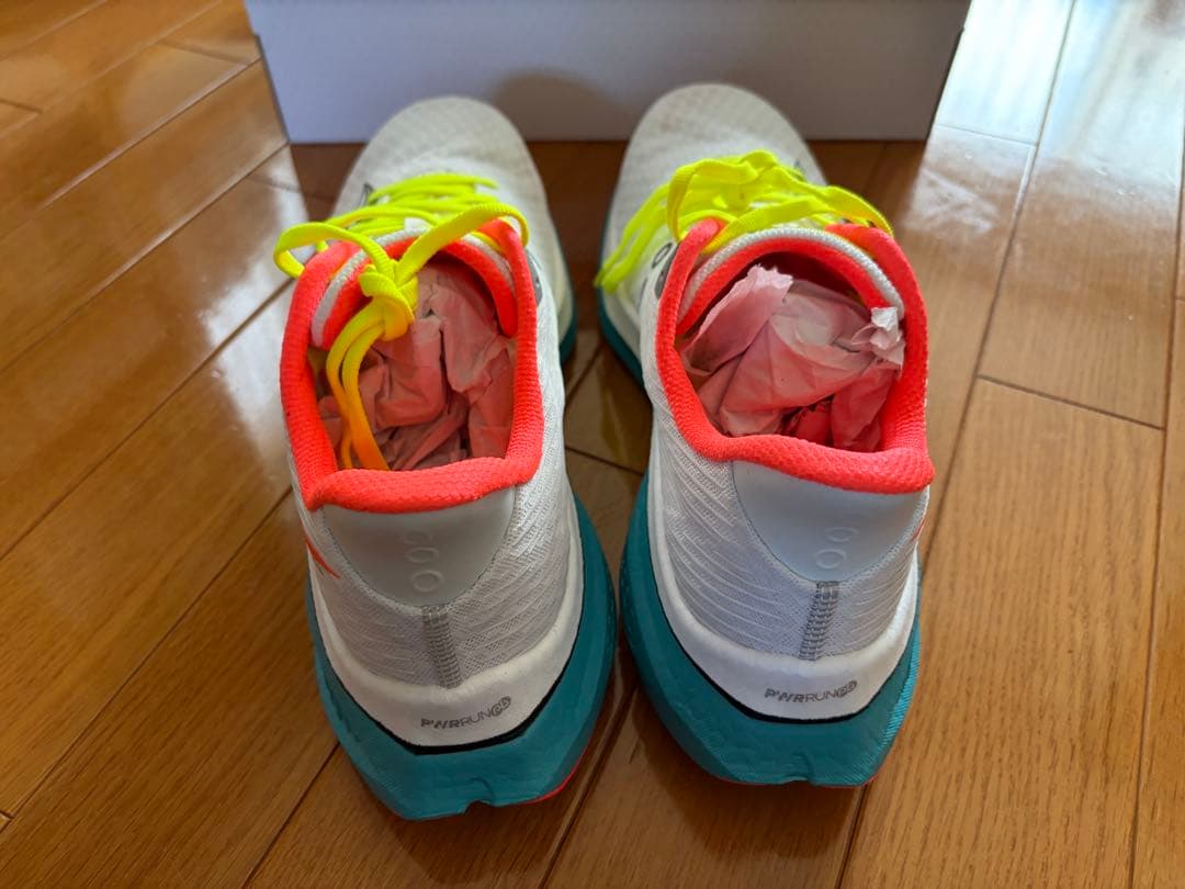 saucony サッカニー　エンドルフィンスピード5 27.5