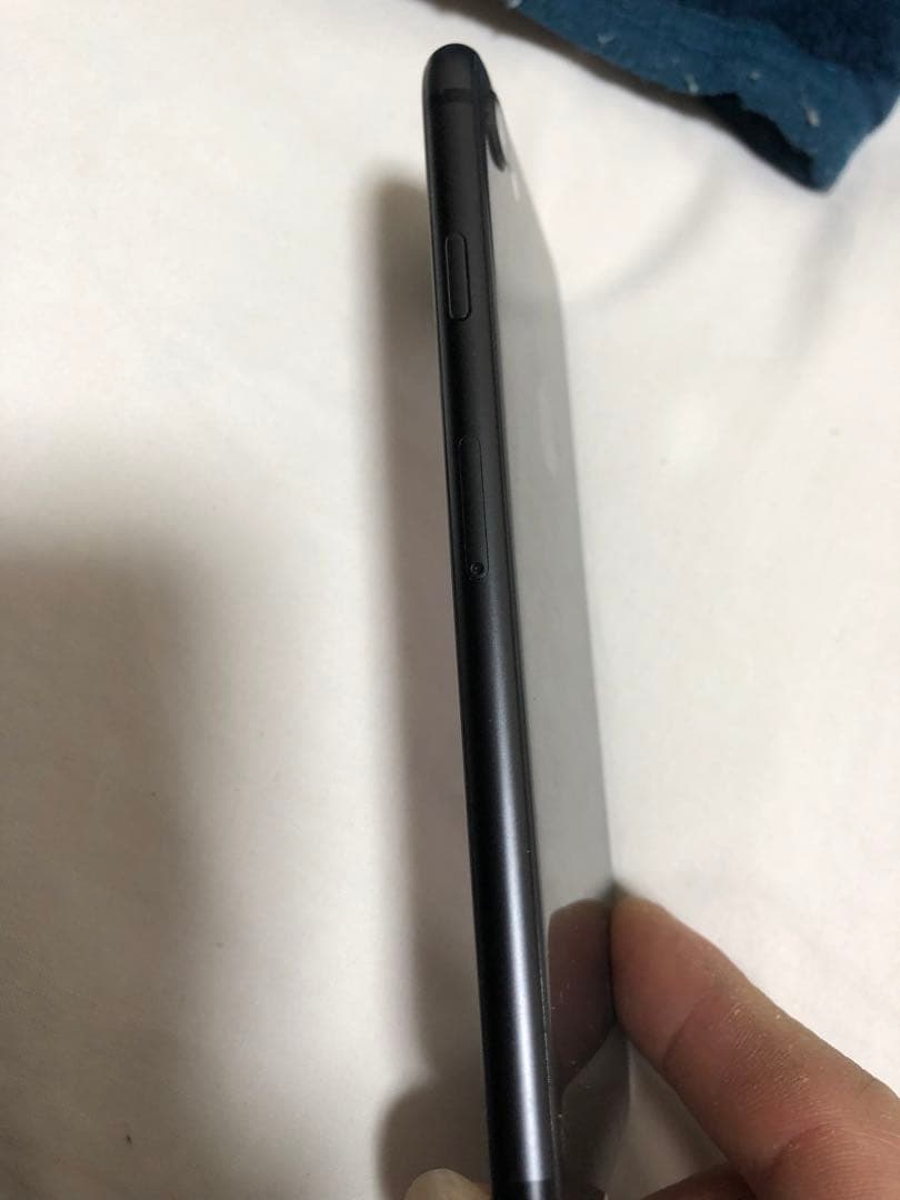 携帯電話本体 IPhone 8. 64 gb