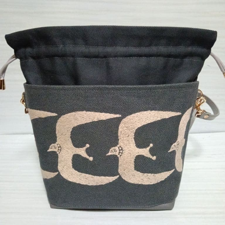 ミナペルホネン　ポケット巾着バッグ　go!　ダークグレー　鳥さん